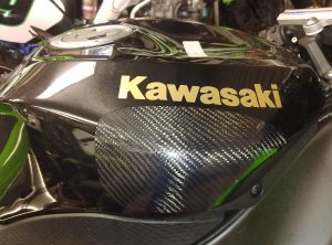 ZX6R 09-18 Carbon Tank Protectors