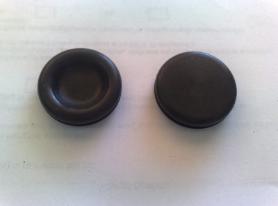 25mm Bellypan rubber plugs