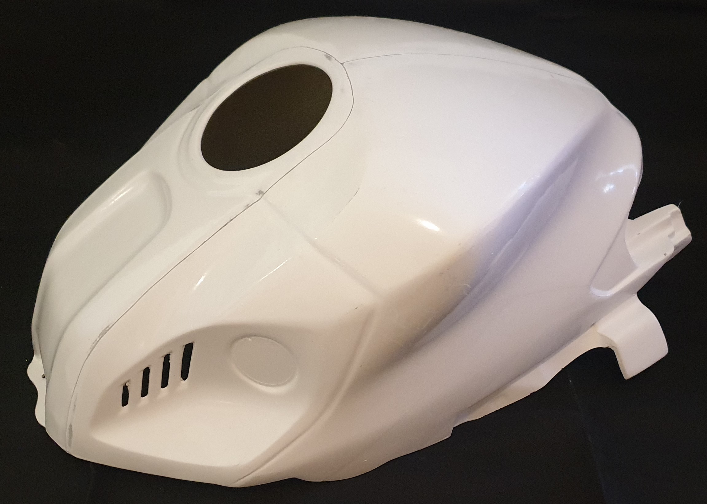 R3 2019 Tank Cover (LH side) – Wet4URacing